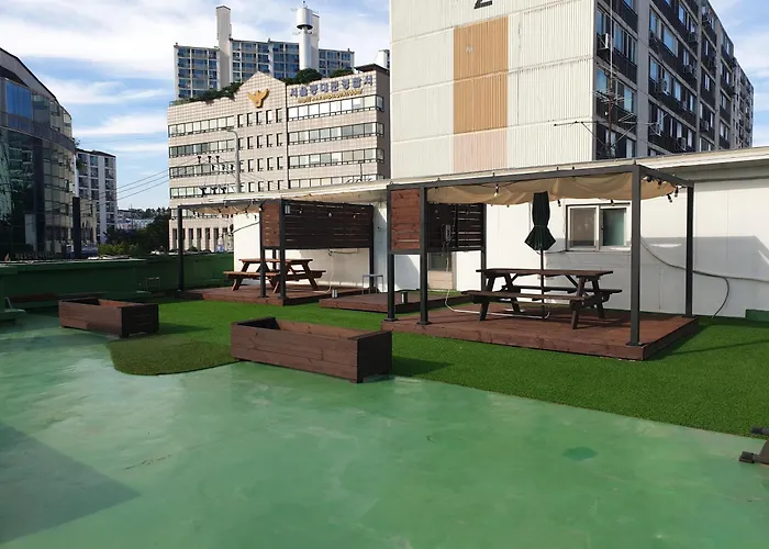 Cheongryangri Zebra Cinema & Rooftop Gasthuis 3*