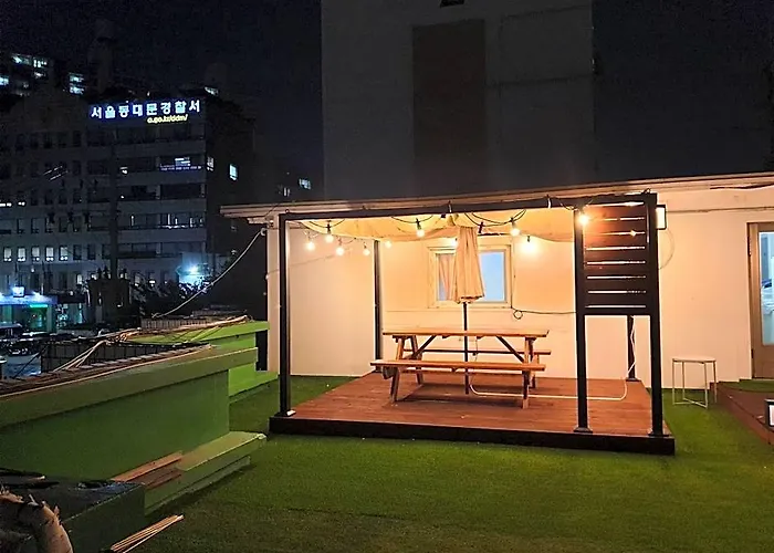 Cheongryangri Zebra Cinema & Rooftop Gasthuis Seoel